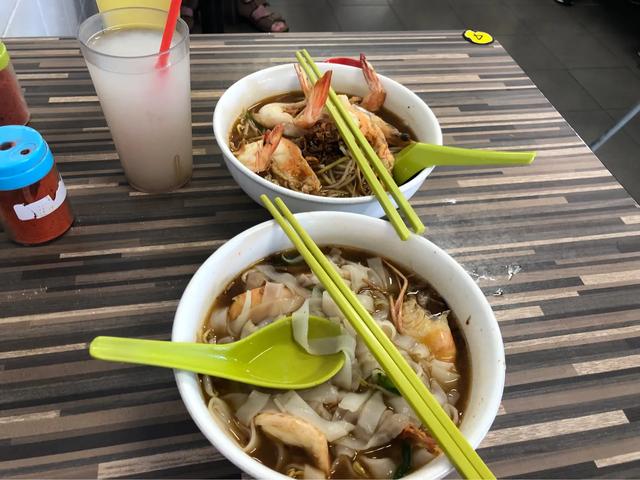新加坡排队到爆著名的美芝律大虾面是怎么样的？