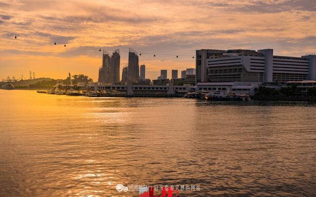 到新加坡圣淘沙岛旅游，跨海栈道最好去走走