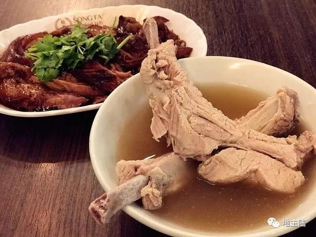 新加坡头牌肉骨茶终于开到上海，懂经的人已经去吃过了