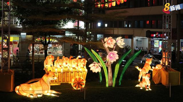 新加坡牛车水亮春节彩灯，摆放88只“灵犬”迎新狗年