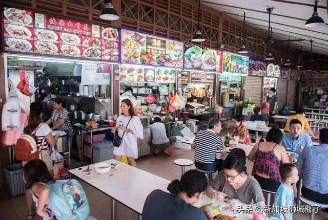 “我在新加坡食阁吃饭时，竟被逼买饮料！”