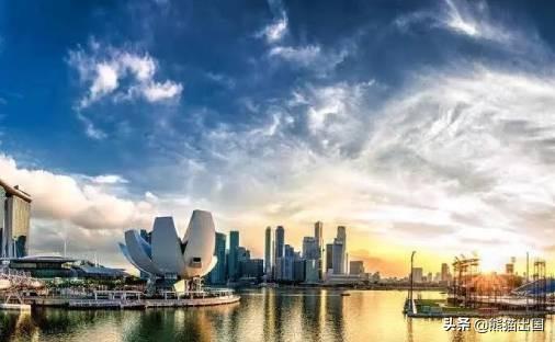 移民国家可供选择的如此之多，因何国人对新加坡极为推崇？