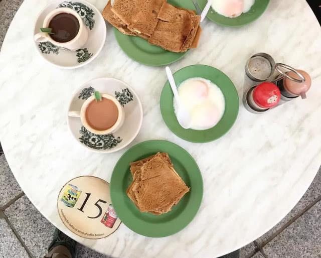 狮城——新加坡人，每天的早餐吃什么？