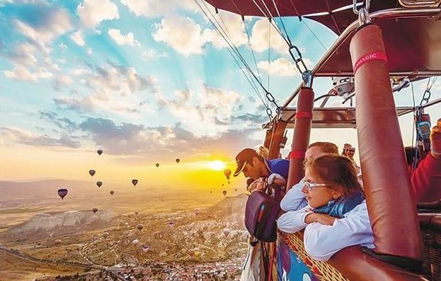 「新品土耳其」坐著熱氣球，飛進一千零一夜的世界