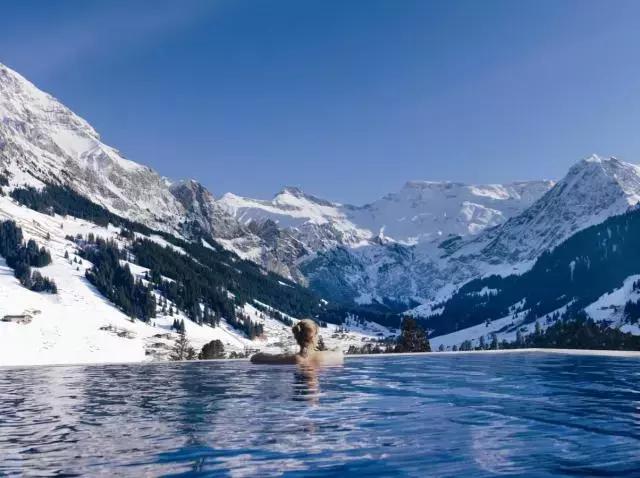 跳入世界上最棒的11處無邊泳池，絕世美景入懷來