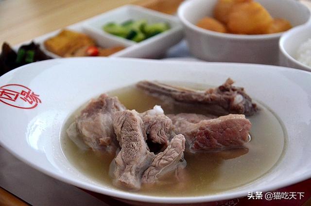 风靡新加坡的正宗肉骨茶，现在厦门也能吃到了