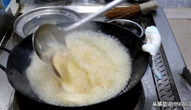 大廚教你麻辣香鍋的家常做法，葷素搭配要啥有啥，香辣十足又營養