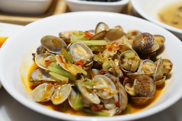新加坡米其林一星的福建餐厅，北京分店4人餐318元能吃到8种美食