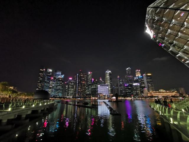 新加坡一个东西方文化融合的样板