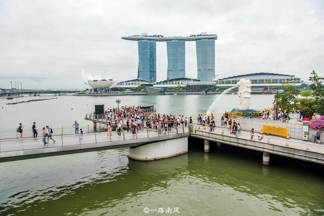 新加坡的鱼尾狮要拆了？中国游客表示还没看过，没想到表错情了