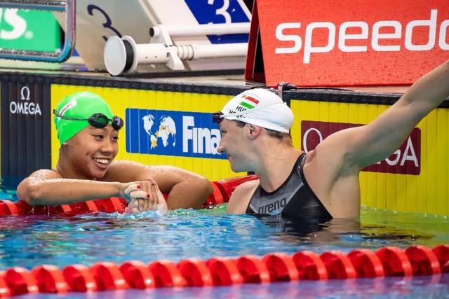 中国接力队赢得新加坡游泳世界杯铜牌