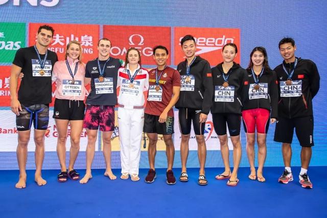 中国接力队赢得新加坡游泳世界杯铜牌