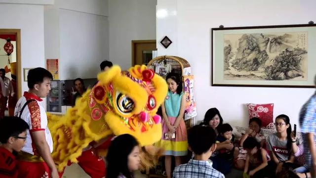 全世界华人都过春节，新加坡人的春节，有这些特点。