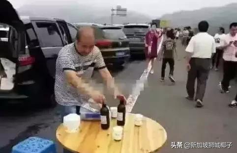 “新馬關卡堵車5個小時，我是真的憋不住了...”