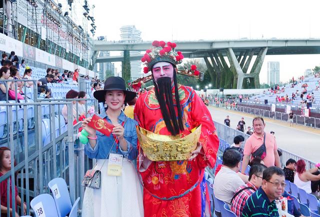 亞洲最大狂歡節近萬名群衆參演，新加坡過年比國內還熱鬧，必玩