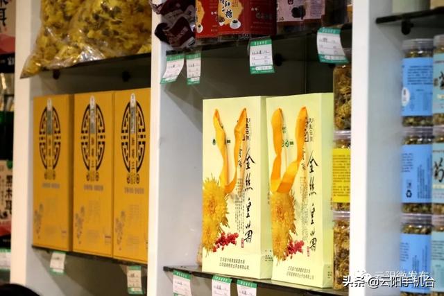 發貨啦！新加坡的超市、酒店也可以購買雲陽“冉菊花”了