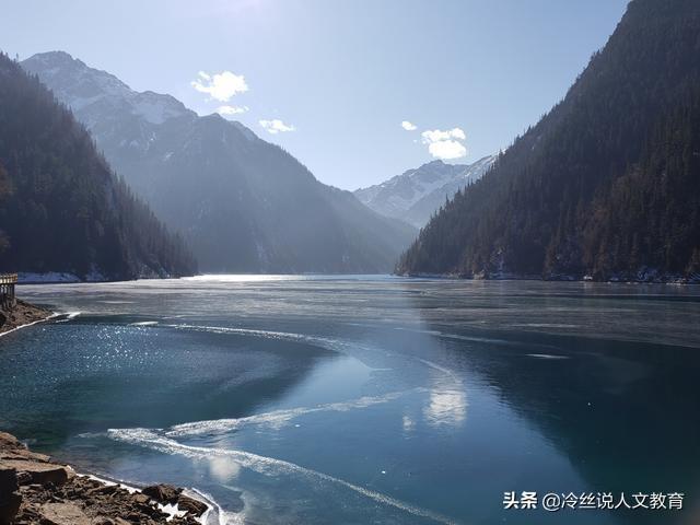 冬天的九寨沟是什么模样？这么美的风景名胜为何限制影视拍摄？