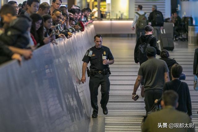 美国很谨慎！包机撤侨2百公民，到本土先在军事基地隔离72小时