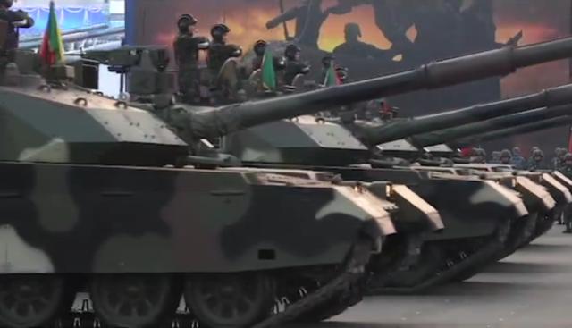 國産坦克壓軸泰國閱兵式！氣場十足引人注目，一身配置豪華無比