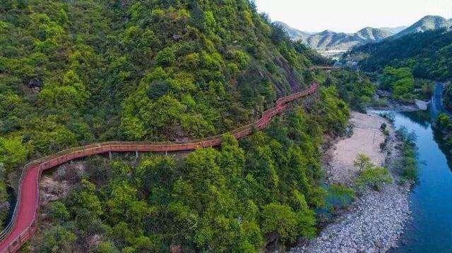 江西最不会让游客失望的山，和安徽黄山是姐妹，被誉为人类瑰宝