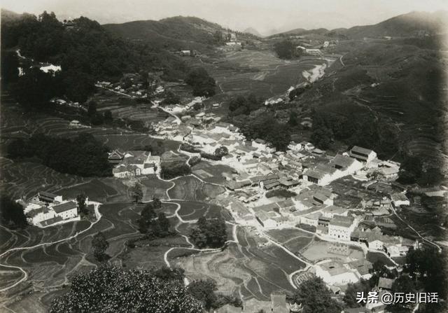 1929年安徽九华山老照片，虔诚的僧人与险峻的登山道直到天台峰