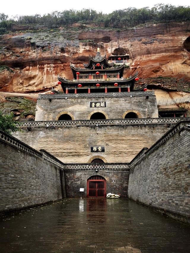 陕西境内最大的石窟群，也是丝绸之路重要的地理坐标