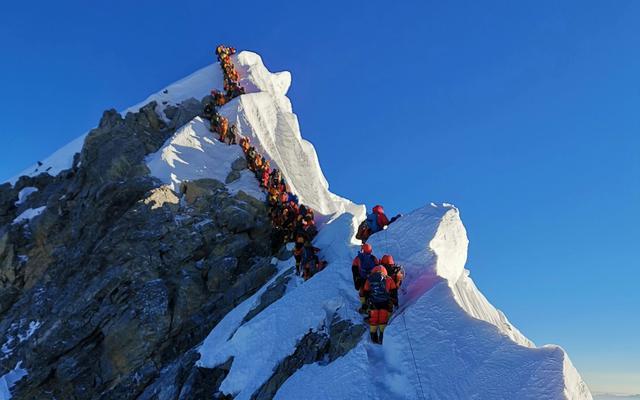 位于中尼边境的珠穆朗玛峰，为啥外国人都觉得属于中国？