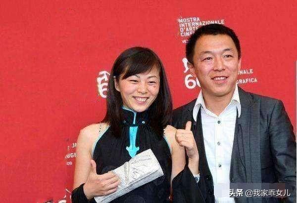 被黄渤追13年，成名后对她依旧不离不弃，如今45岁被黄渤宠上天！