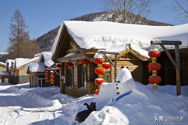 冬季去哪里，大红灯笼下的梦幻雪世界