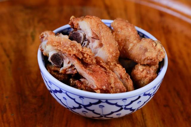 泰國清邁康托克帝王餐Khantoke香氣超濃郁(帝王餐去哪吃?)
