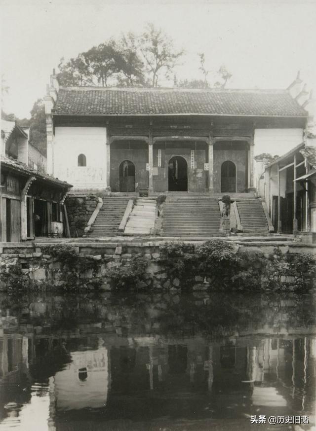 1929年安徽九华山老照片，虔诚的僧人与险峻的登山道直到天台峰