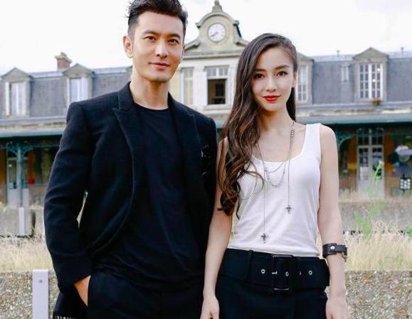 杨颖当儿媳太称职，陪婆婆带娃出门玩，自己不嫌累全程站着看儿子