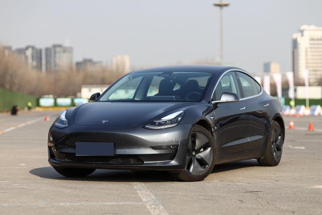 年底国产化率达70%，特斯拉MODEL3或降至20万？车友：要变街车了