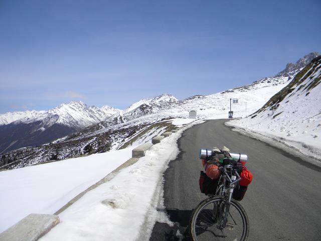 被困白马雪山