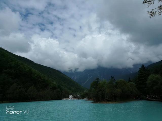 人间仙境，蓝月湖