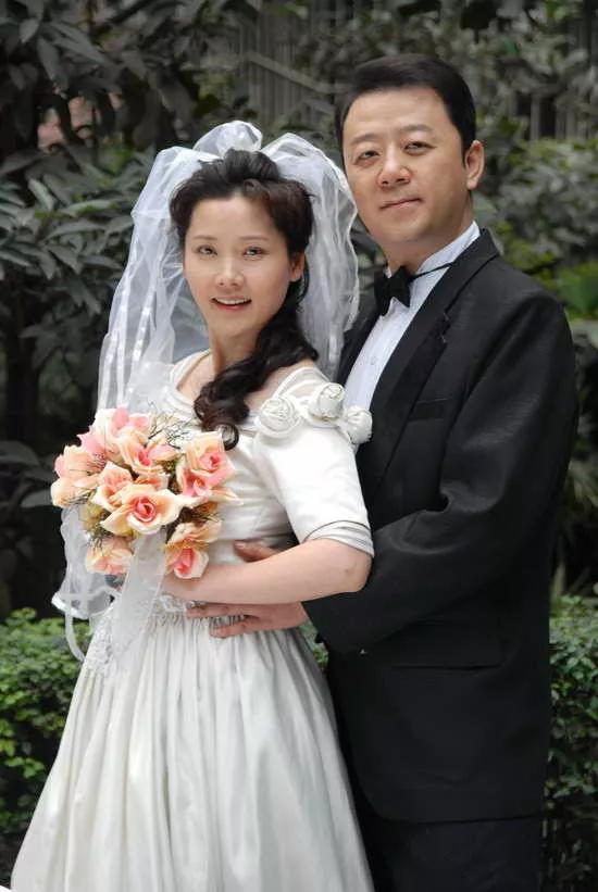 56岁何赛飞的婚姻令人羡慕！