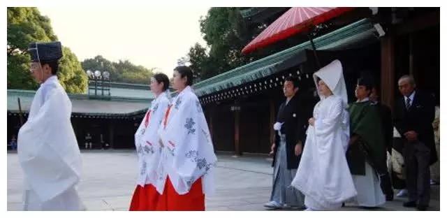 旅游奇闻：中国丧服为何成日本人婚服？难不成是抄错了？