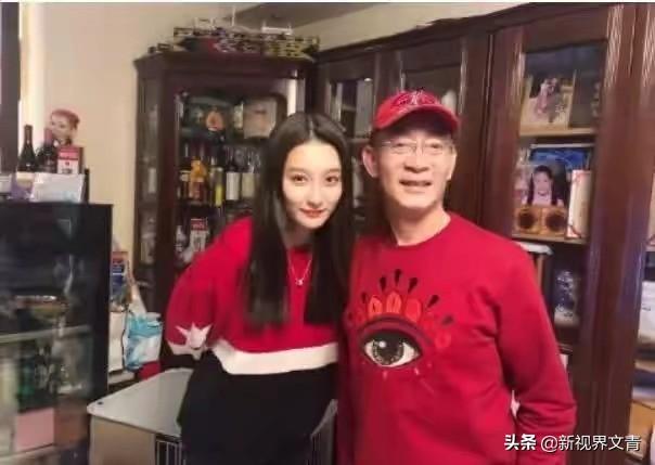 六小龄童28岁女儿为何至今未嫁人? 看清长相后, 网友: 谁敢娶?