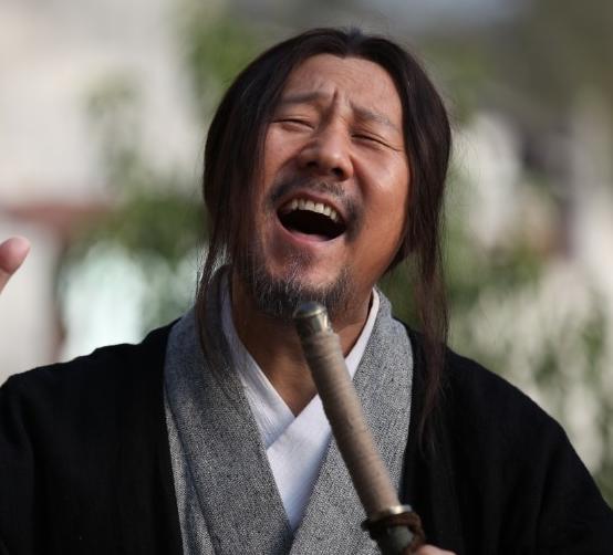 國家一級演員騰格爾爲喝酒賣血,老婆離去,女兒與世長辭後醒悟