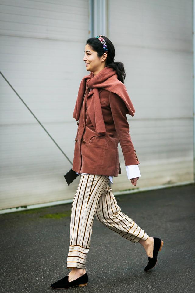 阔腿裤已经失宠了,2020最流行这5种裤子,杨幂早就穿上了