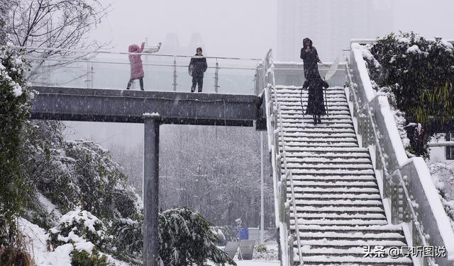 大年初一的贵阳观山湖公园，雪趣满满