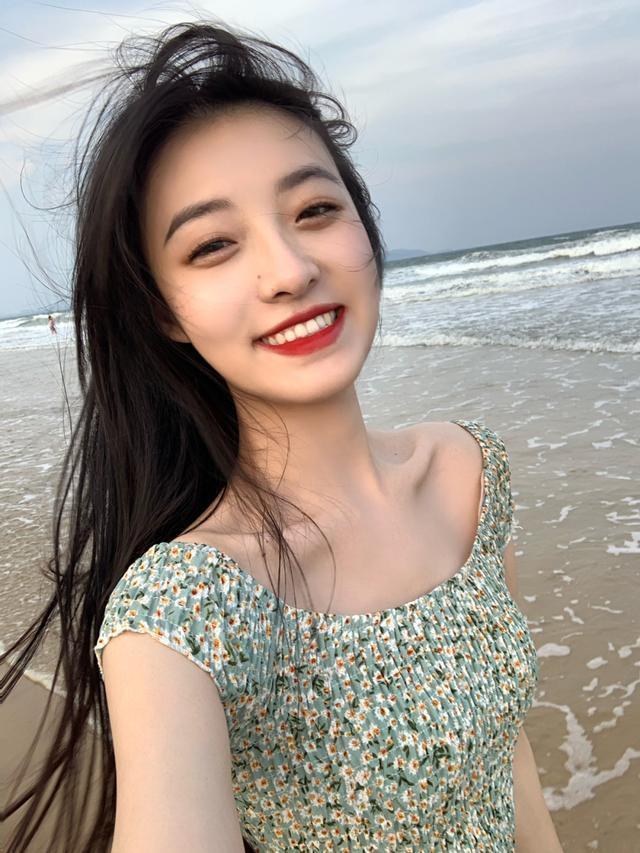 去海边拍照,一定不能错过的9个拍照姿势,这样拍轻松出大片