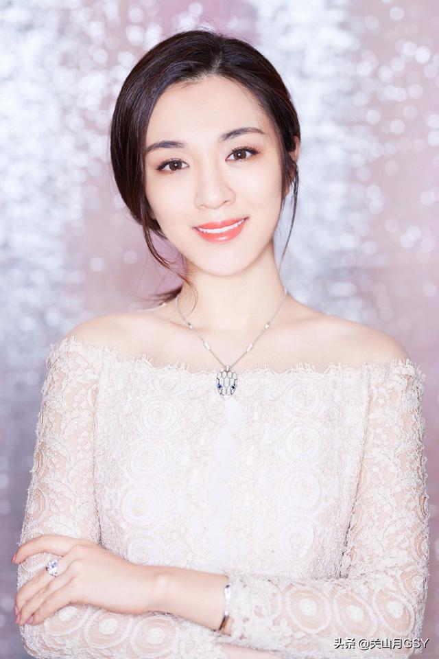 王晓晨，一位青衣型的女演员，可塑性十分强