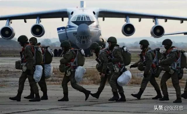俄罗斯伊尔-76满载救援物资抵达武汉
