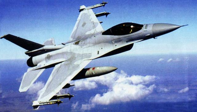 新加坡航展上爭奪龐大訂單，F16V處于優勢地位，枭龍爭取後來居上