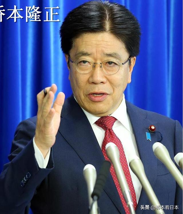 新冠病毒对策迟缓使得支持率受挫，安倍政权亮起黄灯