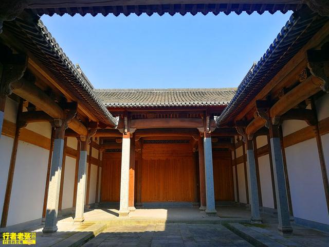 辉煌800年的徽州古村，一个家族三座祠堂七道牌坊，5A级景区