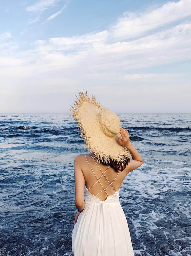 去海边拍照,一定不能错过的9个拍照姿势,这样拍轻松出大片