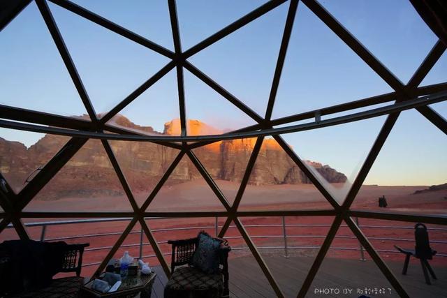 马特达蒙拍《火星救援》的地方，睡球球帐篷观星河，还落地签