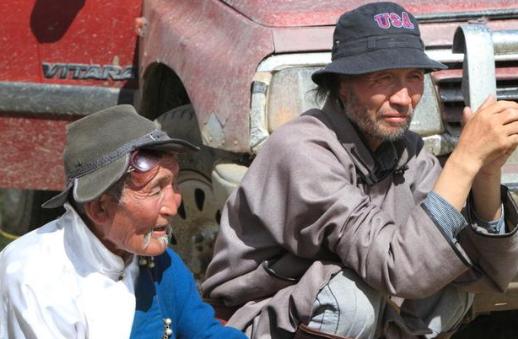 蒙古人的贫民窟，比你想象中还要凄凉，天堂到地狱，只有一步之遥